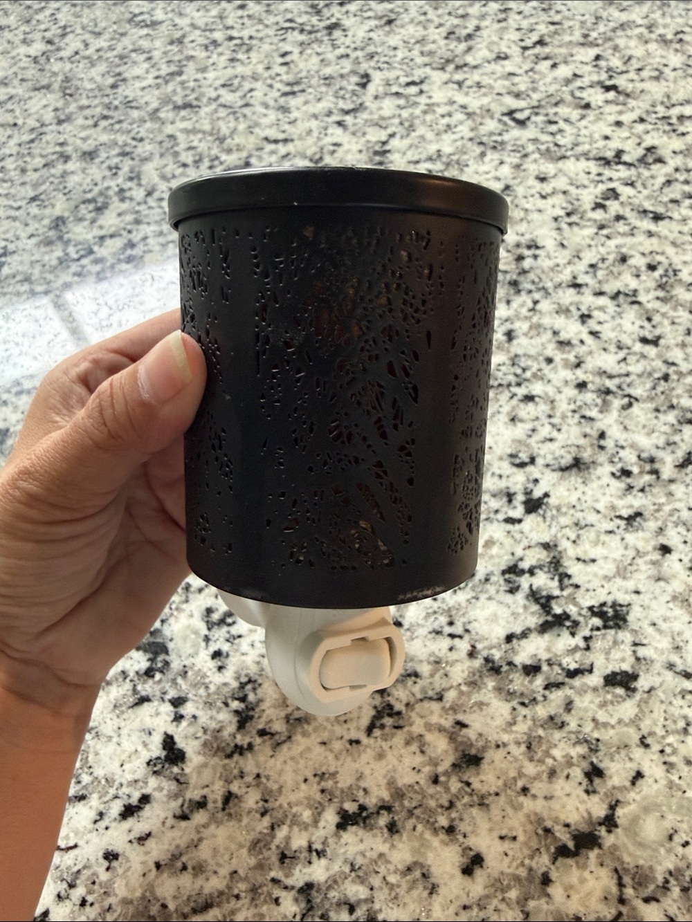 Black Metal Cutout Nightlight Plug-In Warmer